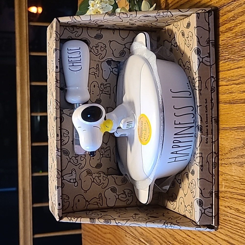 Rae Dunn NIB Snoopy Peanuts Brie Baker & Cheese Knife Set